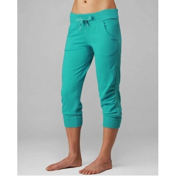 Lululemon Flashback Crop Pants – Lagoon Blue, Size 8 (NWOT) - Picture 1 of 10